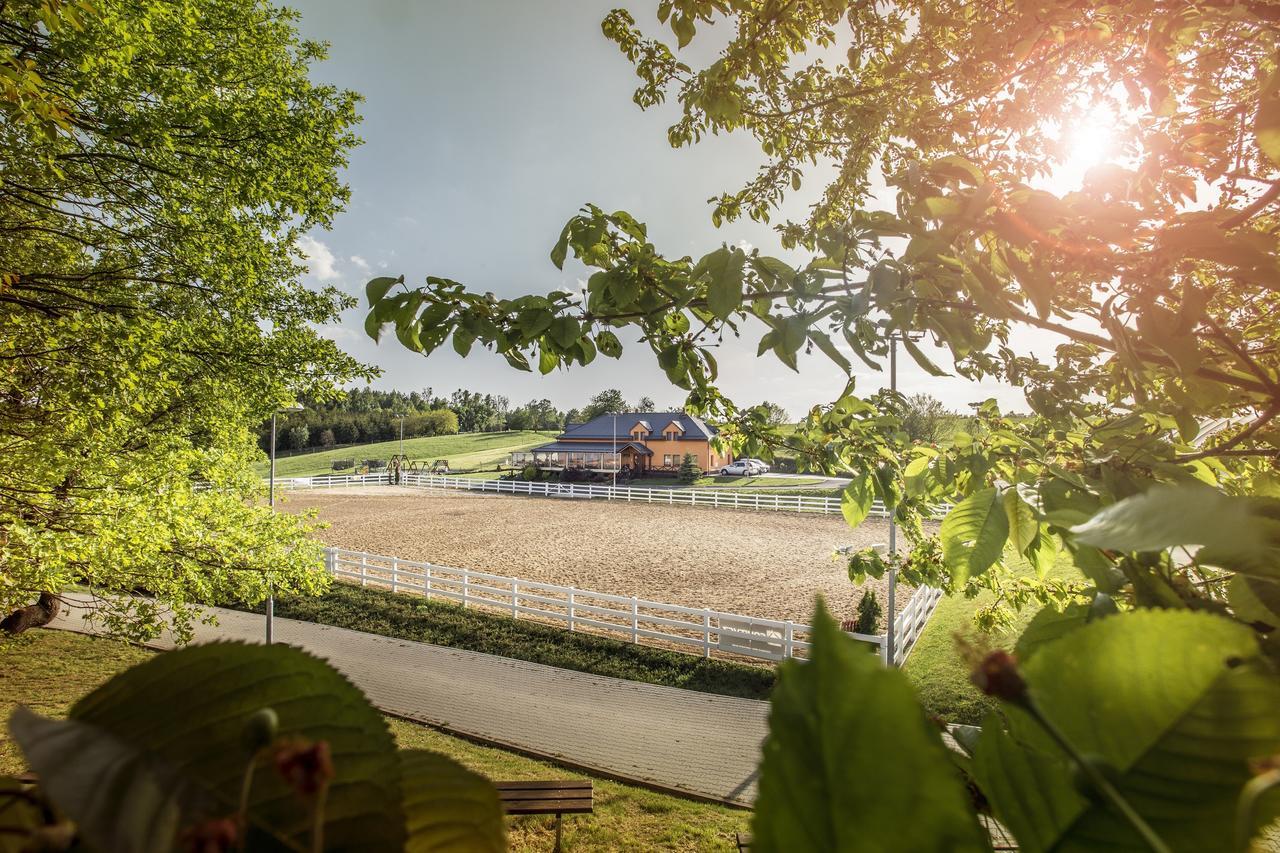 Hotel Horse Riding - Jezdecky Areal Tršice 外观 照片