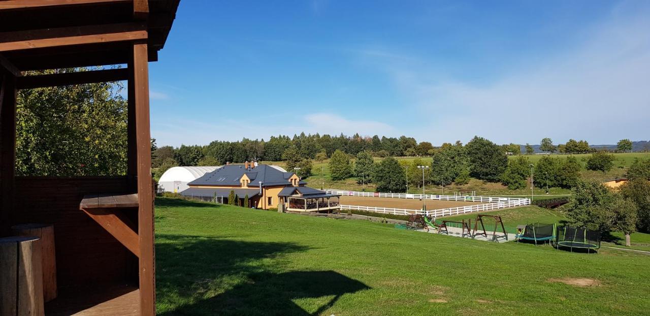 Hotel Horse Riding - Jezdecky Areal Tršice 外观 照片